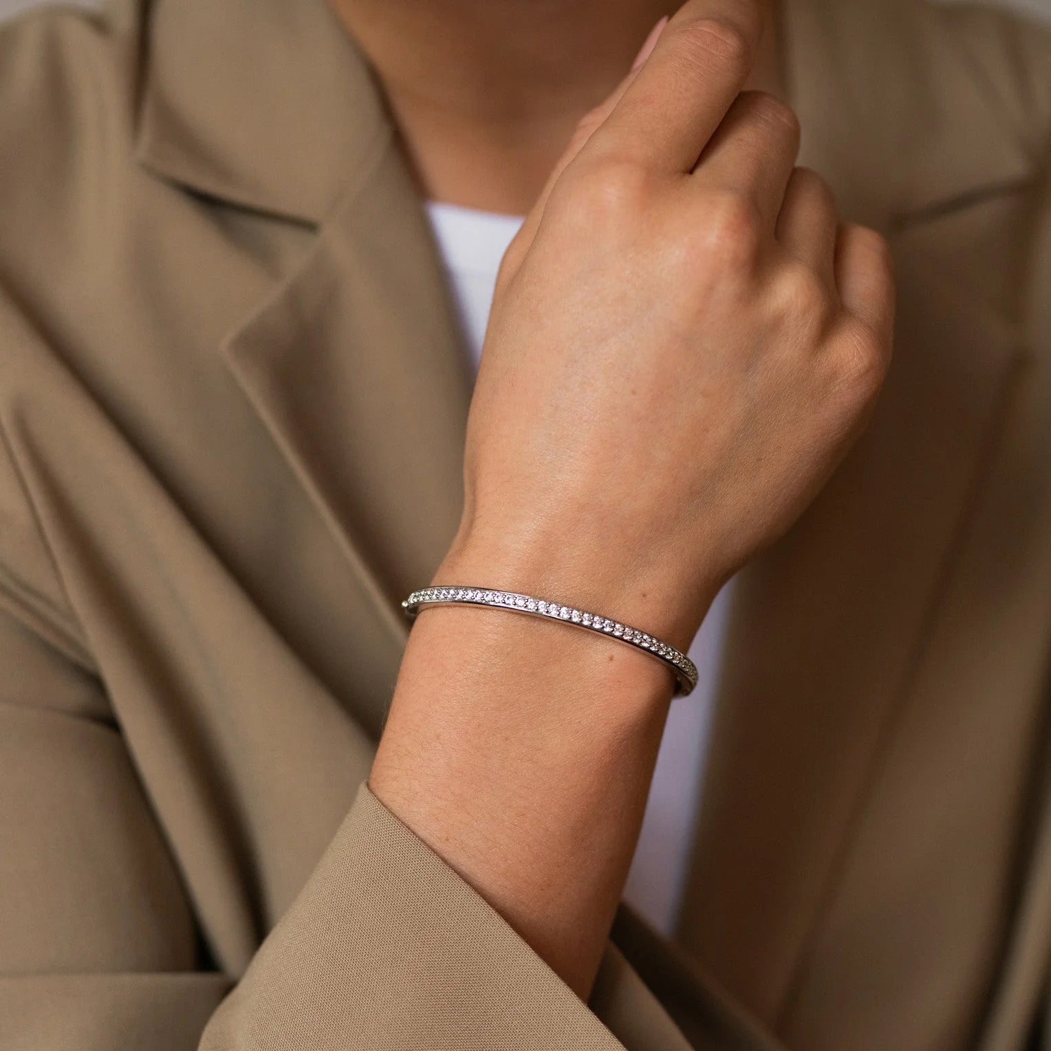 BRACCIALE RIGIDO CON ZIRCONI